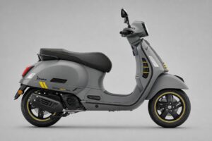 vespa-gts-300-super-tech-seitlich
