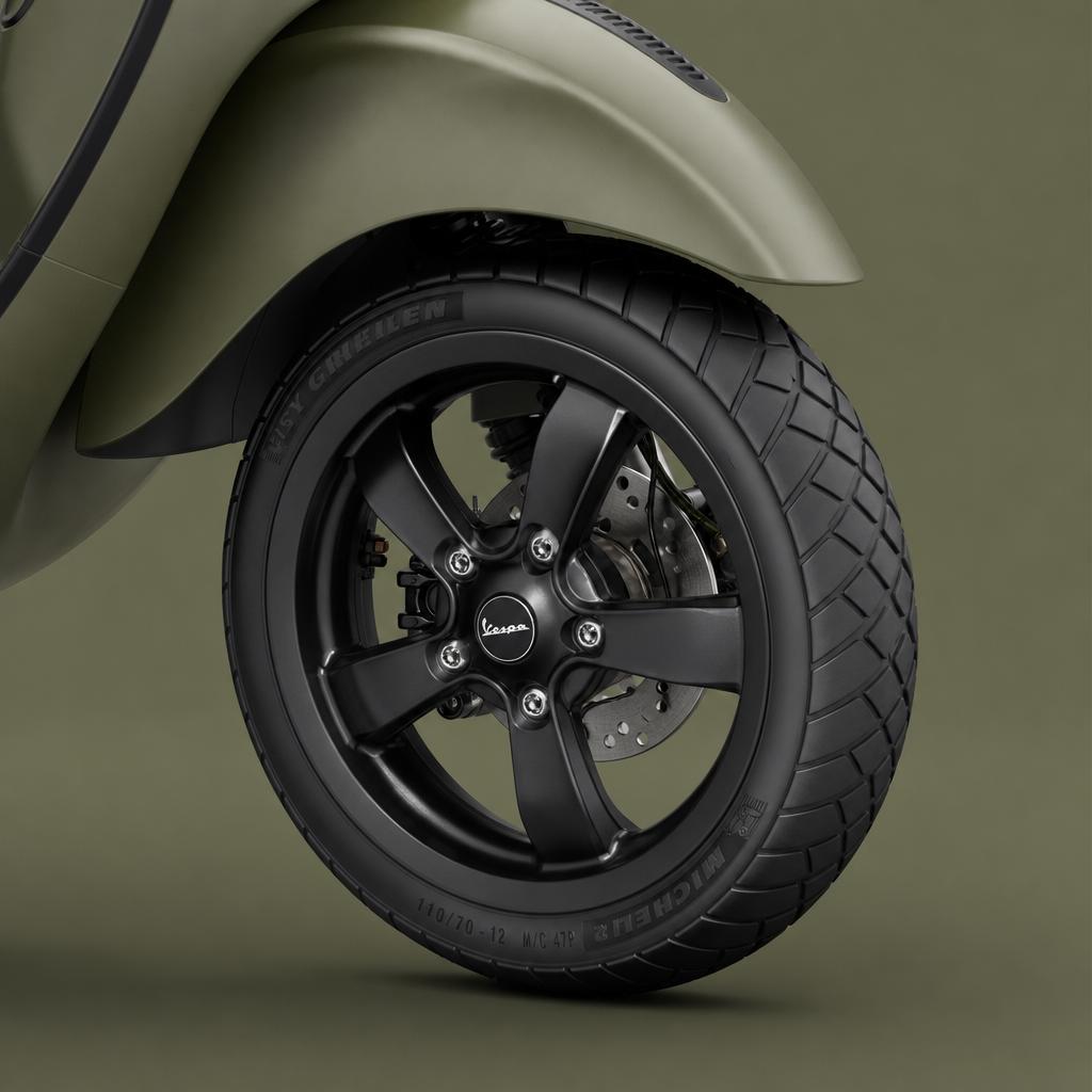vespa-primavera-125-sei-giorni-rad